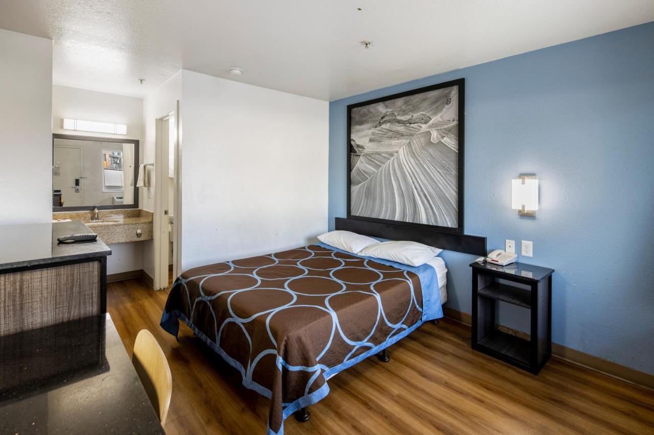 Super 8 By Wyndham Phoenix West Exterior foto