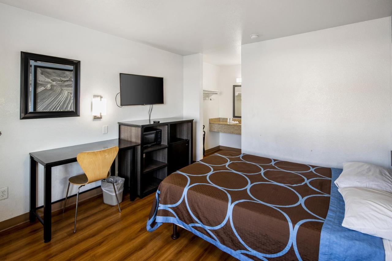 Super 8 By Wyndham Phoenix West Exterior foto
